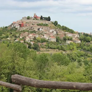 Gostinjska kuća Fenix, Motovun